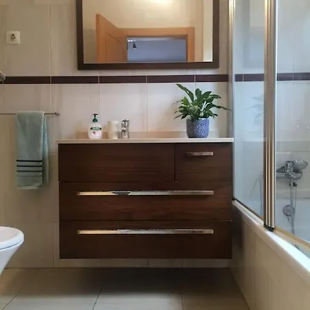 3 Bedroom With Pool In 아파트 *