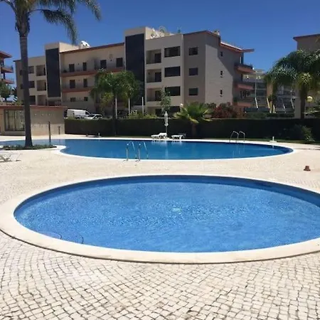 3 Bedroom With Pool In Λάγος