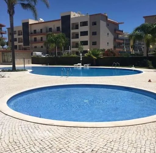 3 Bedroom With Pool In Lagos