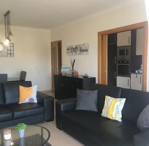 3 Bedroom With Pool In * Λάγος