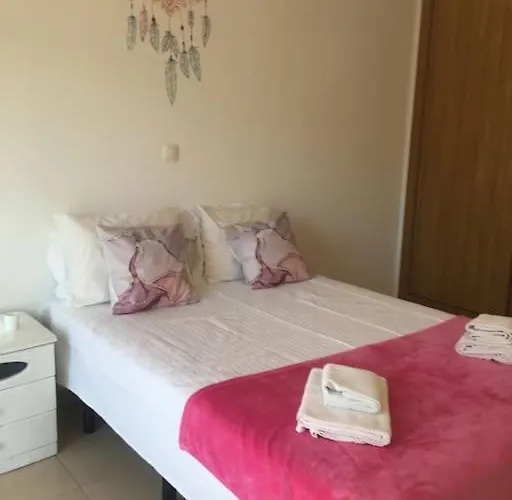 3 Bedroom With Pool In דירה *